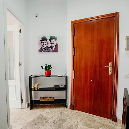 Cinema Apartment *