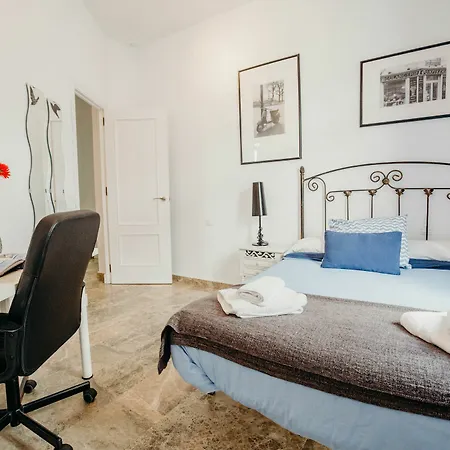 Apartment Cinema *